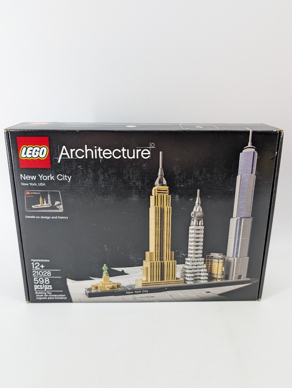 Lego Architecture 21028 New York City 598 Pieces Display Build New Damaged Box